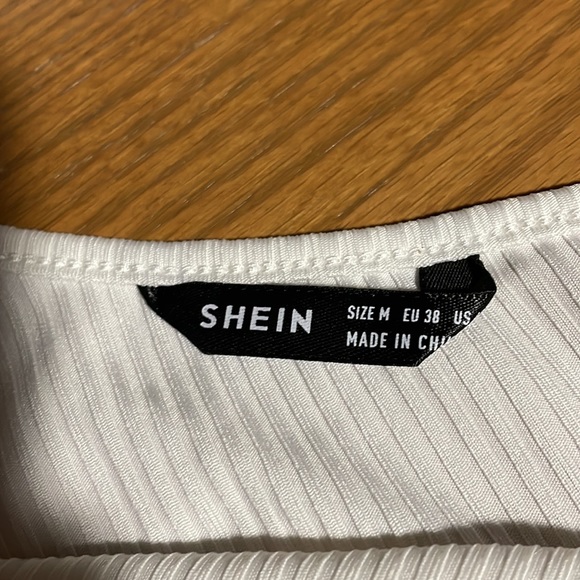 Ribbed One Should Crop Top - Picture 3 of 4